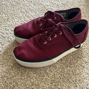 Tom’s platform tennis shoes